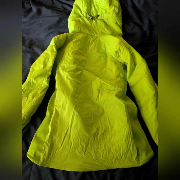 Arc'teryx Atom LT Insulated Puffer Hooded Hoody Jacket Neon Yellow Green S - Picture 6 of 6